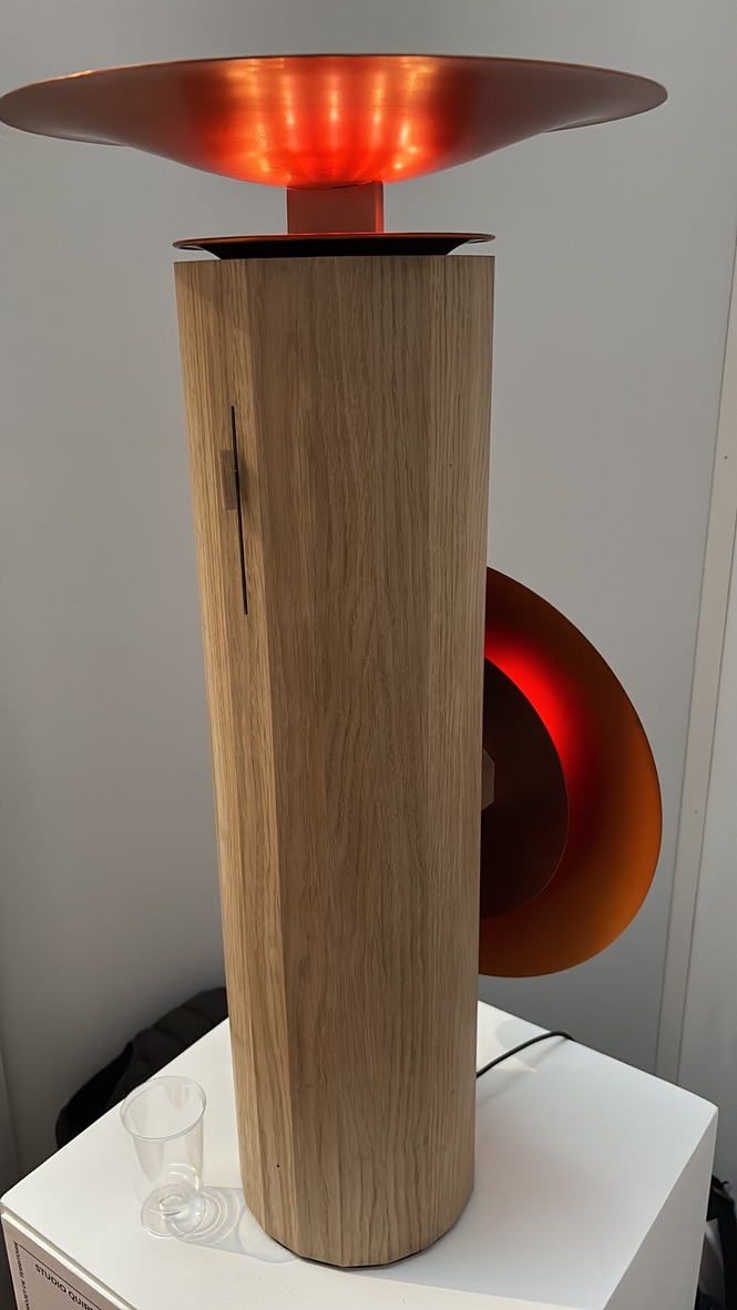 Studio Quiproquo · Solid-wood column speaker